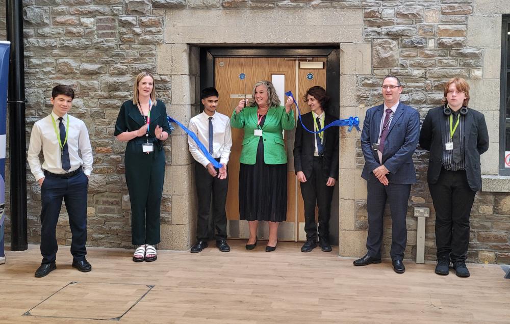 The ribbon-cutting was performed by South Swindon MP Heidi Alexander, flanked by students and members of the UTC Swindon leadership team